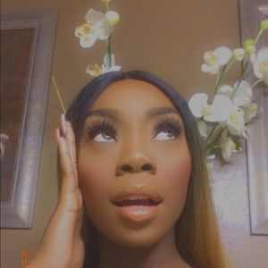 Meet your Posher, Yasmine